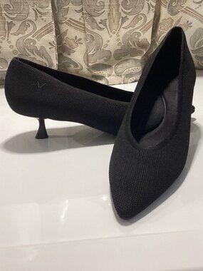 Brand New Vivaia Pointed-Toe Kitten Heels (Scarlett)